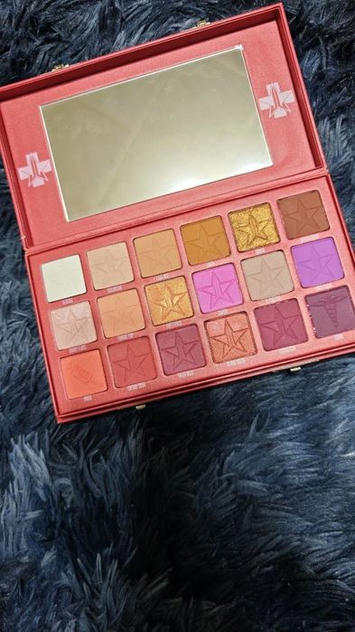 Продам палетки теней