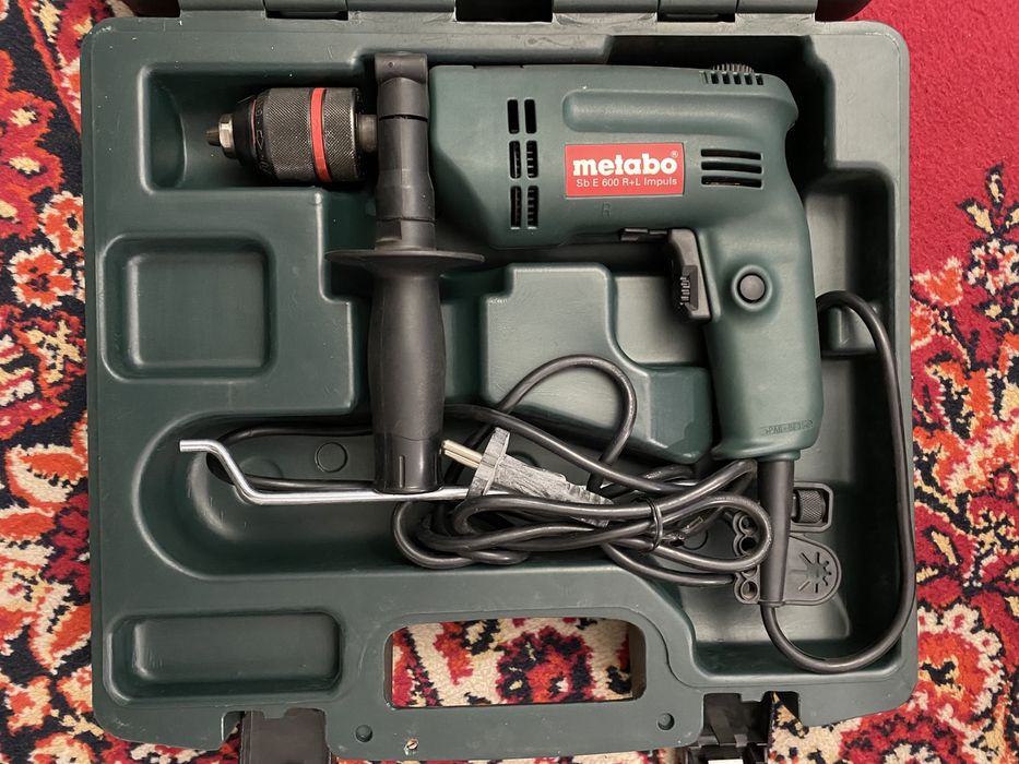 Продам ударную дрель Metabo