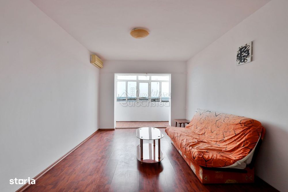 Apartament în Mangalia, Vedere panoramică către Portul Turistic