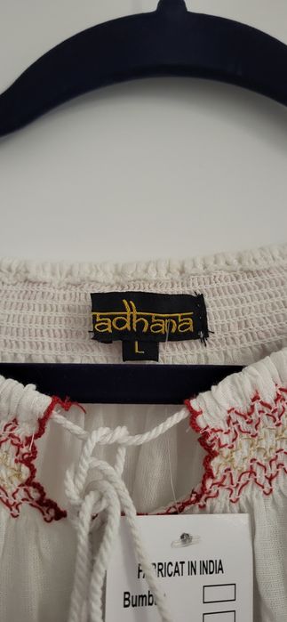 Bluza cu motive traditionale