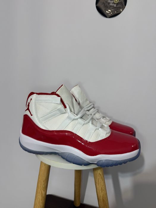 Adidasi Jordan 11 Red Cherry 40 Premium