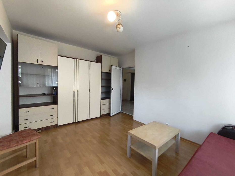 Apartament du doua camere decomandat in Nicolina