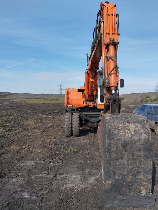 Колёсный экскаватор