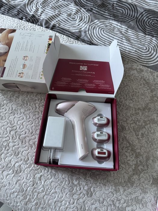 Epilator IPL Philips Lumea Seria 9900 BRI 977/00
