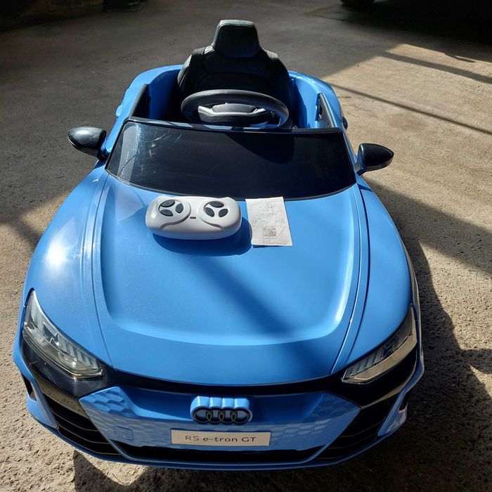 Електрическа кола Audi RS