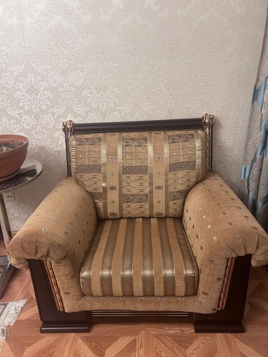 Продаю диван и 2 кресло
