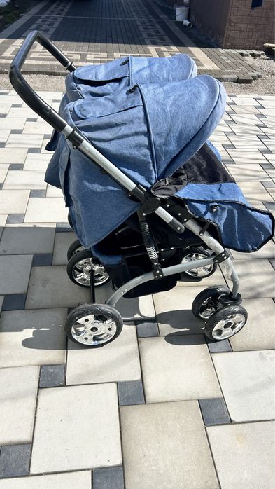 Коляска  продам.