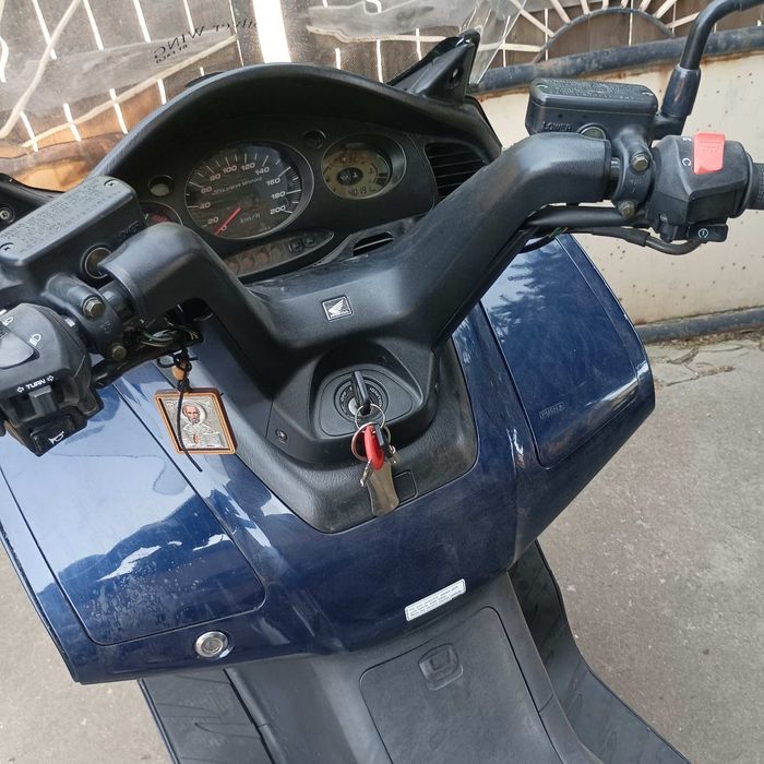 Скутер Honda Silver Wing 600 2003