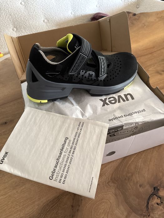 Обувки работни Uvex