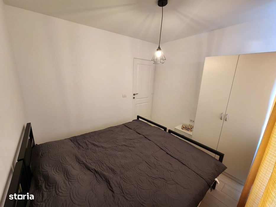 Proprietar Inchiriez apartament cu 3 camere si garaj