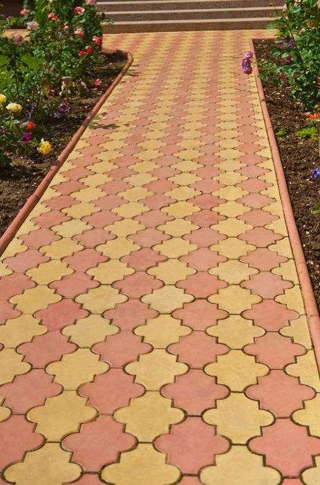 Producator pavaje, dale, borduri, capace gard