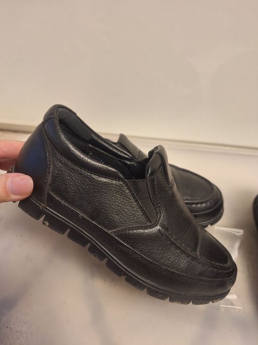 Продам школьные туфли на мальчика