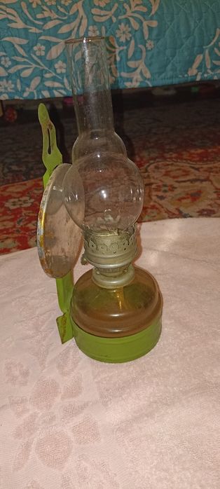 Продаю советскую настенную керосиновую лампу