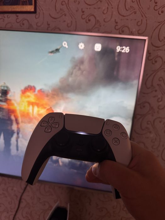 PlayStation5 disk version  1 controller + battlefield 6