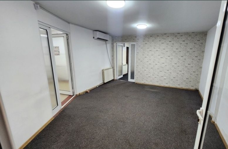 Spațiu comercial