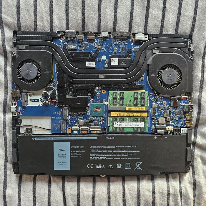 Dell Alienware 13 R3 | i7-7700HQ | 32GB RAM | GTX 1070 батерия 0 цикъл