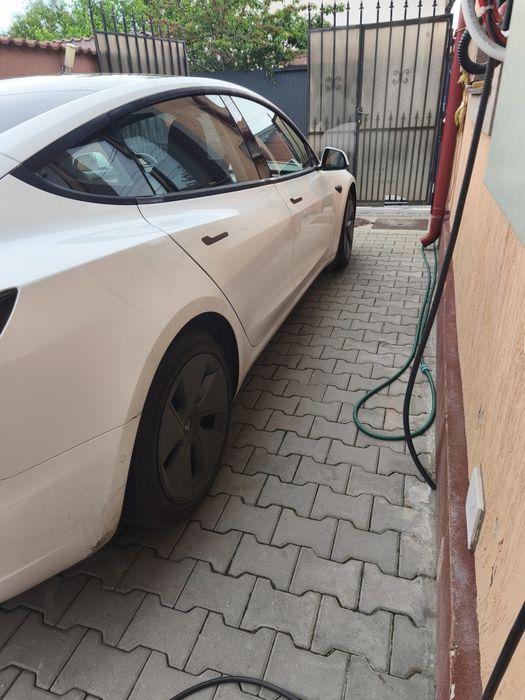 Vând tesla model 3 long range