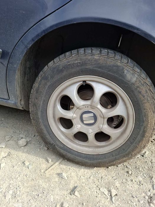 Seat Toledo 2002 година 1.6 бензин, на части