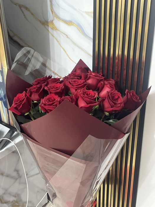 Продам букет красных роз