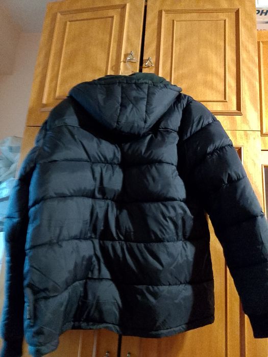 Продавам мъжко зимно яке