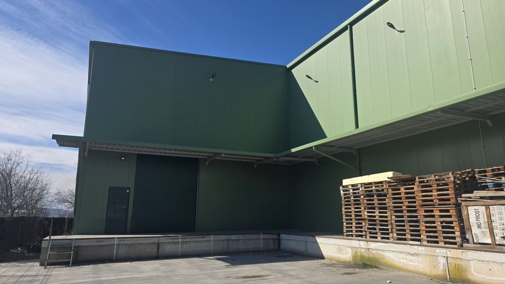 Давам под наем склад 1000кв.м.