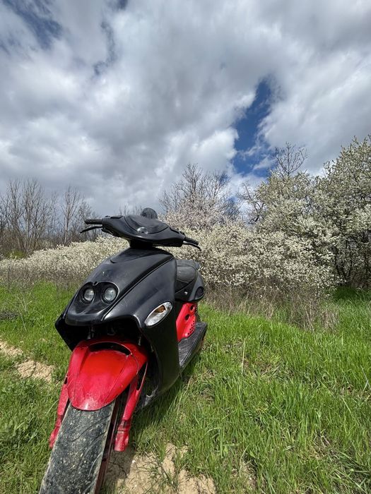 vând sau  schimb malaguti f15 perfect funcțional fără nici o problemă set de 80 nou aștept oferte ofer și diferență