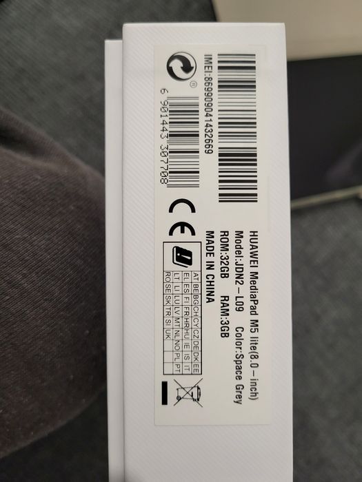 Vând  Tableta Huawei Mediapad M5 lite (8.0 inch) ca si noua