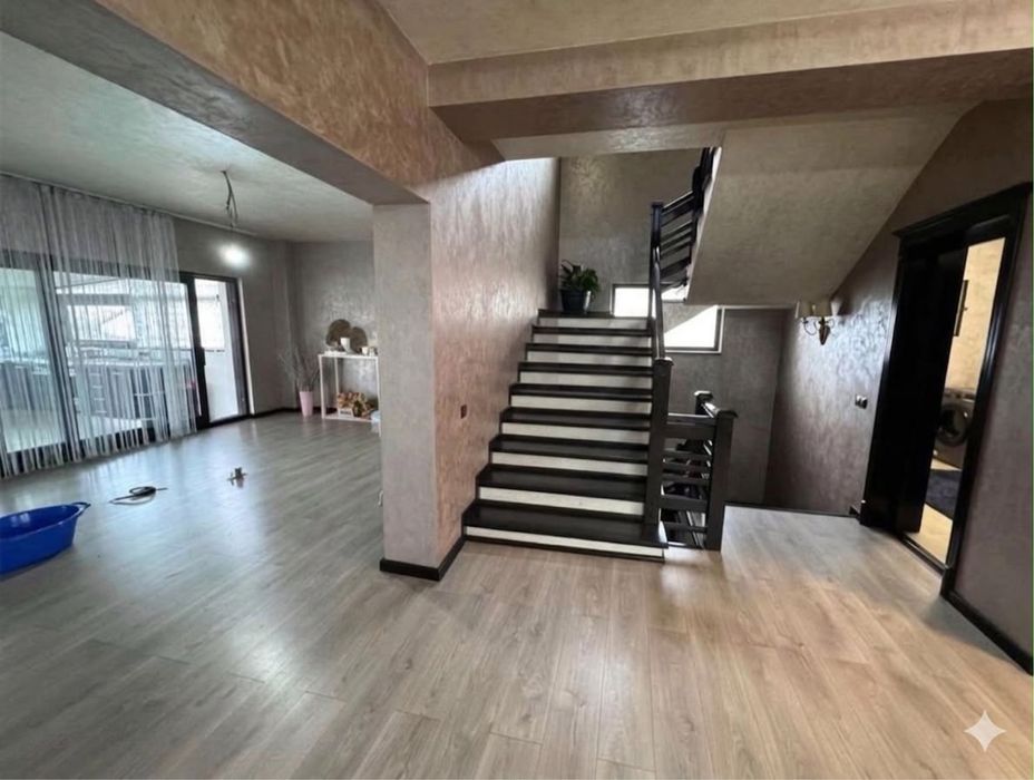 Vilă D+P+E | 300 mp | 4 dormitoare | 6 ari teren | str. Compozitorilor, Bistrița