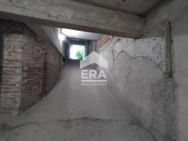 Продава се Гараж / Паркомясто в Варна, Център - 19 кв.м за 2053 €/кв.м - Снимка #5