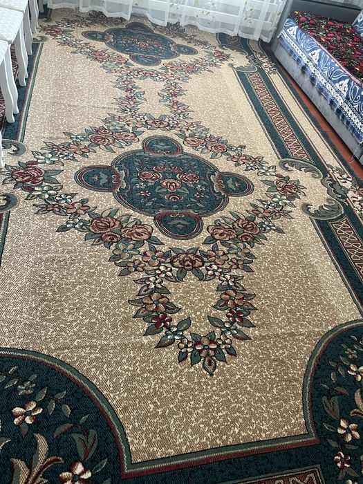 Улкен 5/3 кілем сатылады