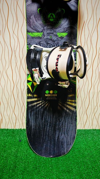 Set placa snowboard Nidecker 133 cm + legaturi Truck S