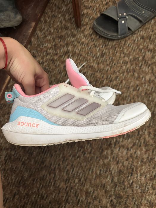 Маратонки adidas