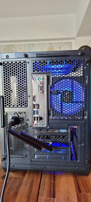 PC Gaming (RX-6650XT)