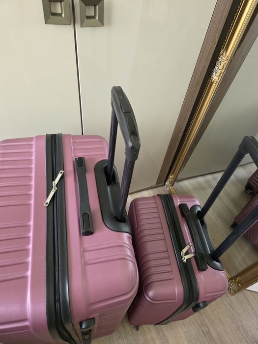 Troler mare de cală si unul mic de cabina