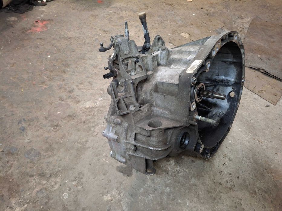 Скоростна кутия Рено Сценик 2 2.0