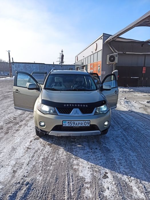 Митцубици Оутландер