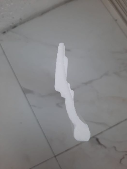 Продам потолочный плинтус