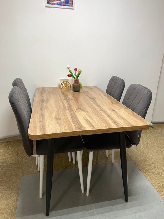 Столдар мен орындыктар сатылады