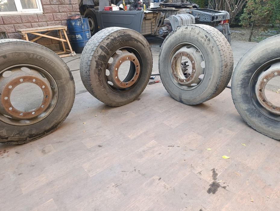 Продам резину на тягачь