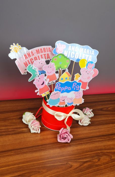 Toppere de pus pe tort cu Peppa Pig