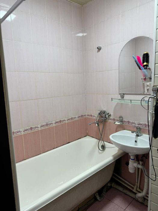 Квартира на Ц14-метро Г.Гулом 1*2/4/4 общ пл 45м ,балкон 2*6