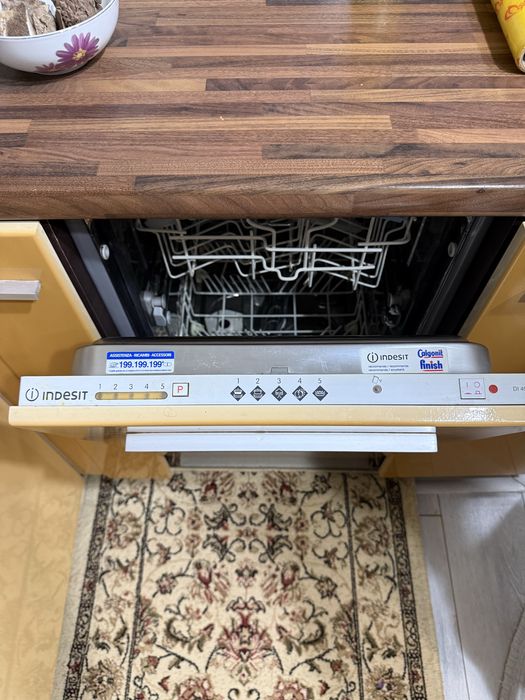 Посудомоечная машина INDESIT