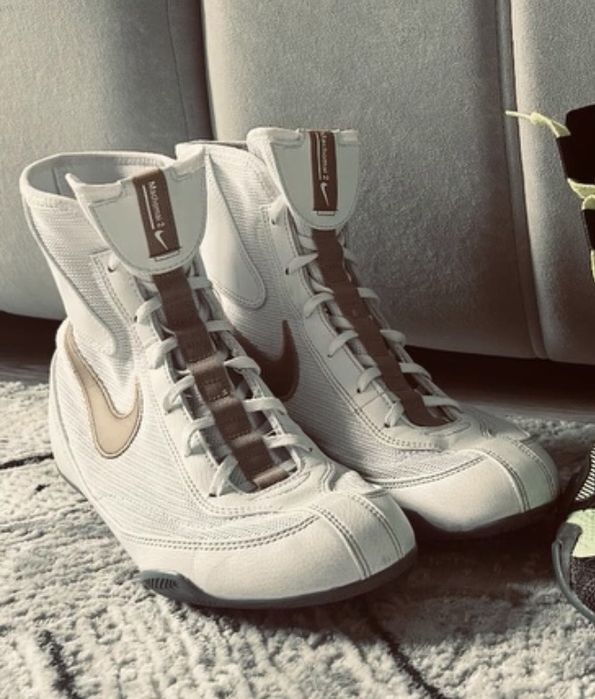 Nike machomai 2