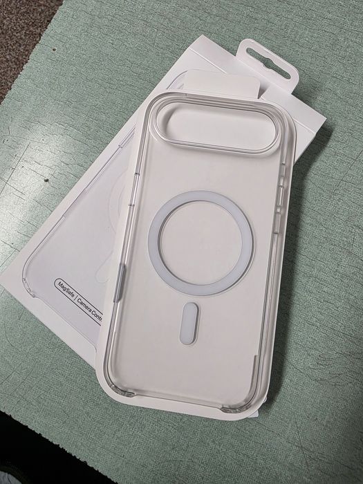 Кейс за iPhone Air