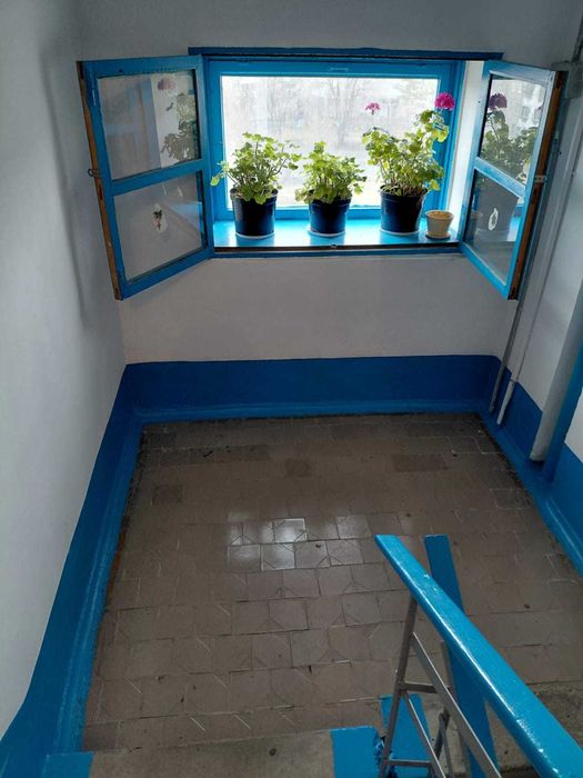 продам квартиру 3-комнатную