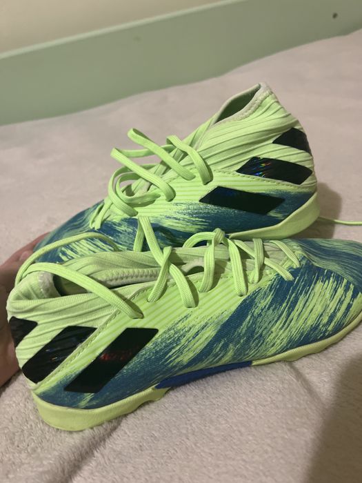 Adidasi de fotbal marimea 36