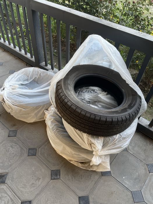 Шины зимние 215/65 R16