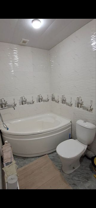 Kv sotiladi. 2 xonalik 53.4 Kv.m. M.Tarobiy 144b. 6 etaj. Yangi dom.