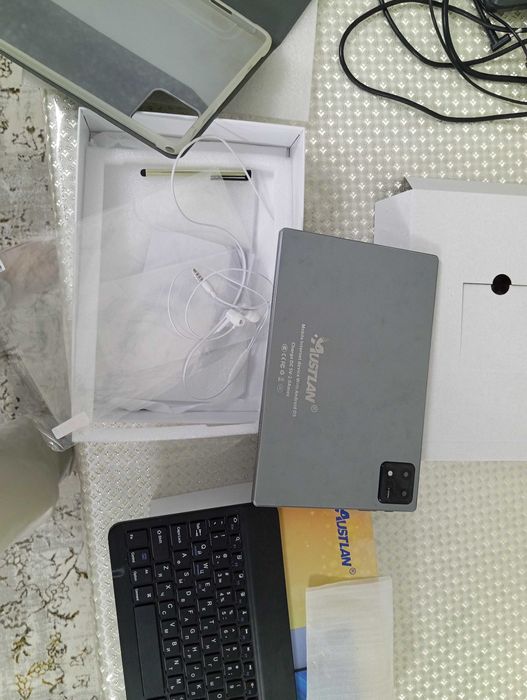 Планшет сотилади