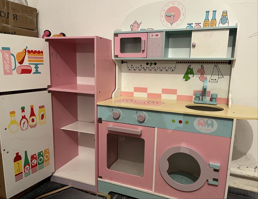 Деревянная кухня срочно продам